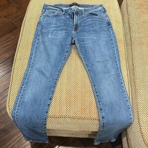 Abercrombie and Fitch Men’s Signature Athletic Slim Jeans